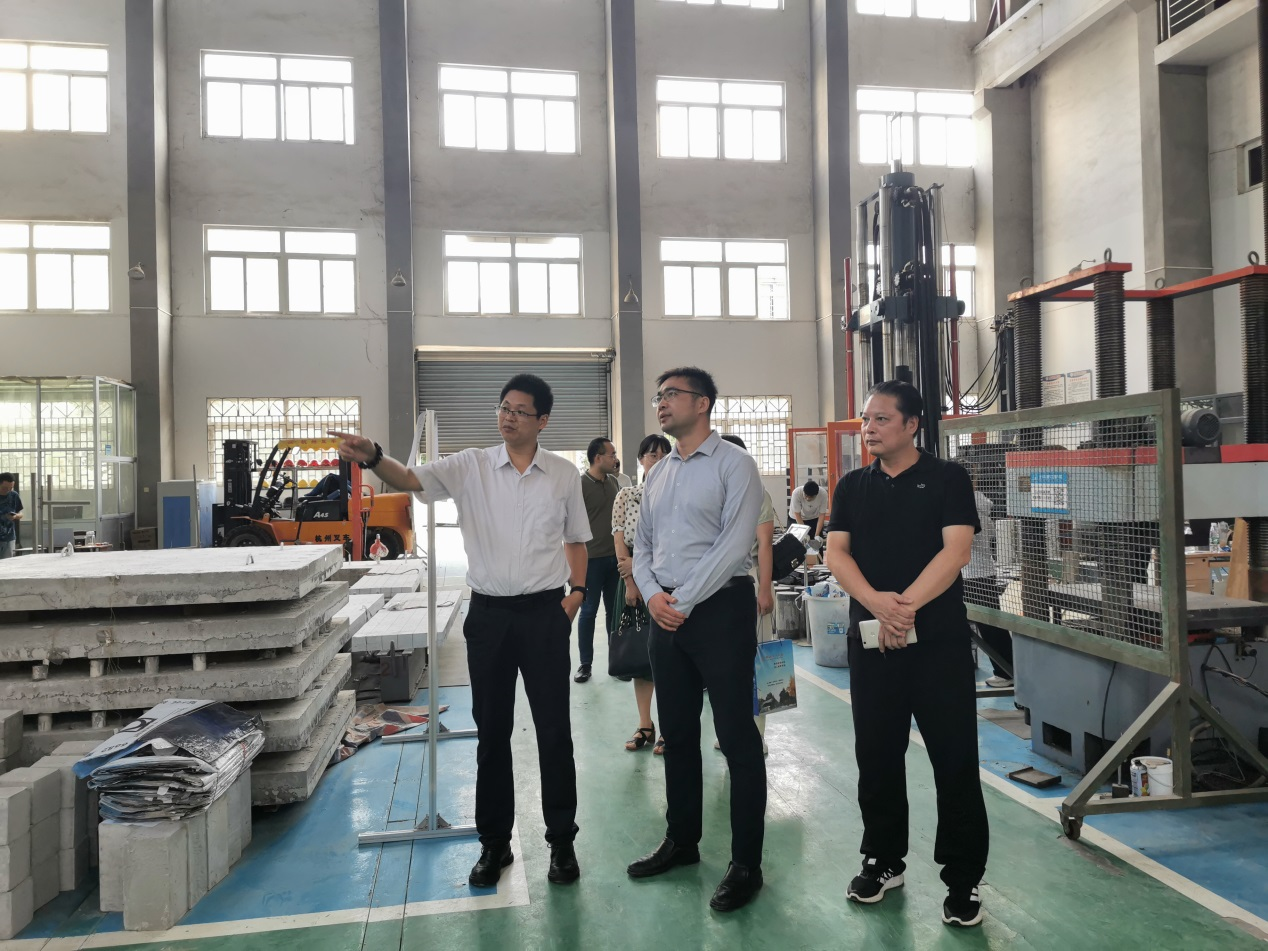 参观土木与星空·综合（xingkong）官方网站工程学院结构大厅