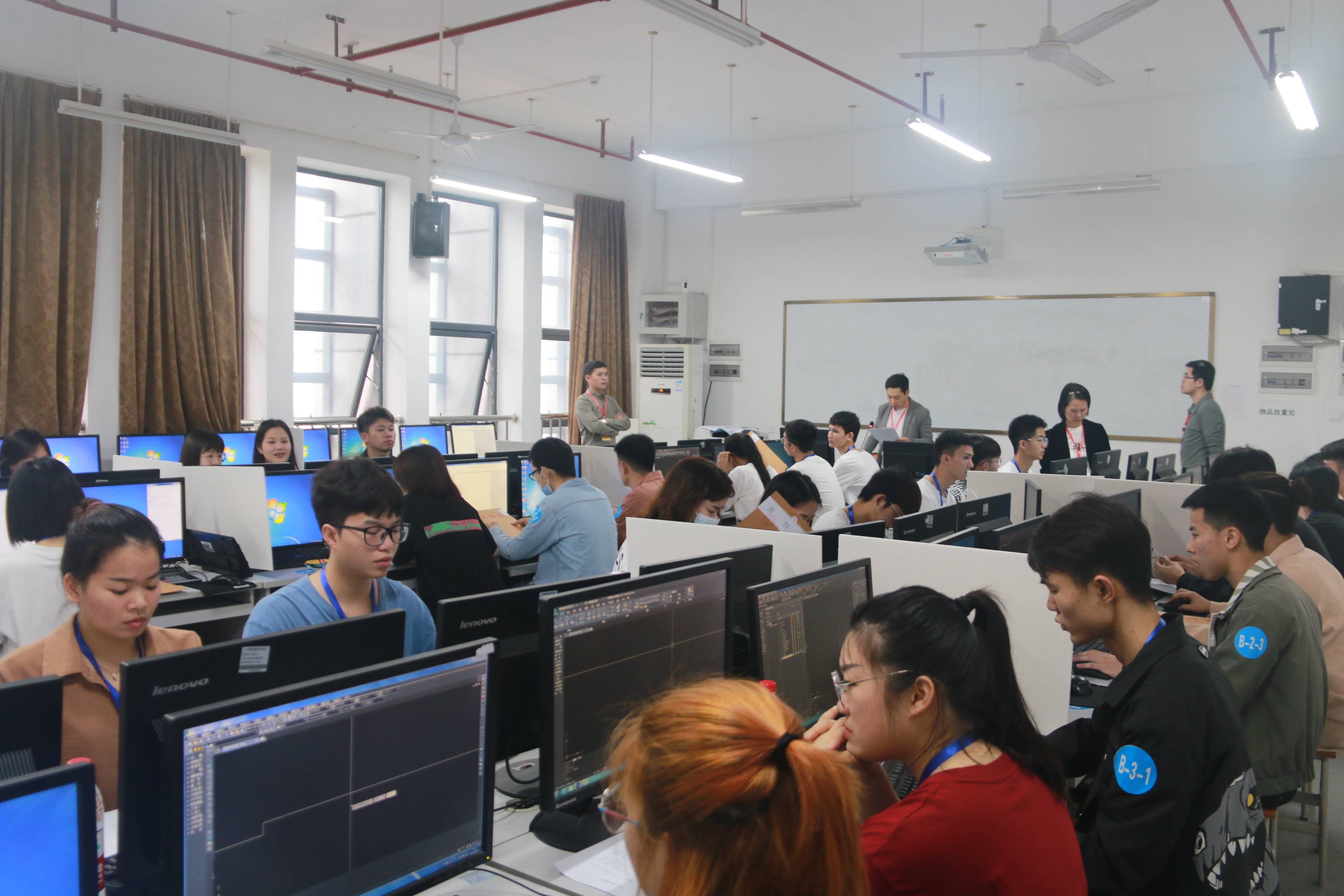 星空·综合（xingkong）官方网站装饰技术应用赛项比赛现场